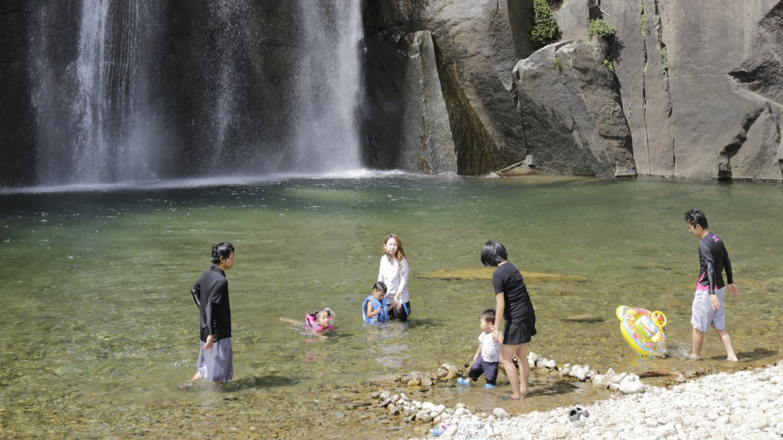川遊び